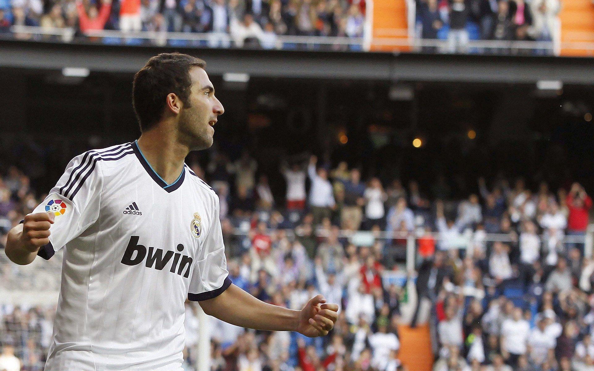 莱万里程碑之夜，150场铸就红蓝传奇，123次直接参与进球诠释高效本色